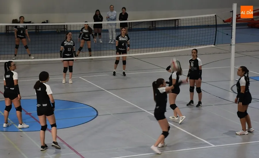 Foto 9 - Los equipos cadetes de voleibol de los Juegos Escolares juegan por un d&iacute;a en Ciudad Rodrigo