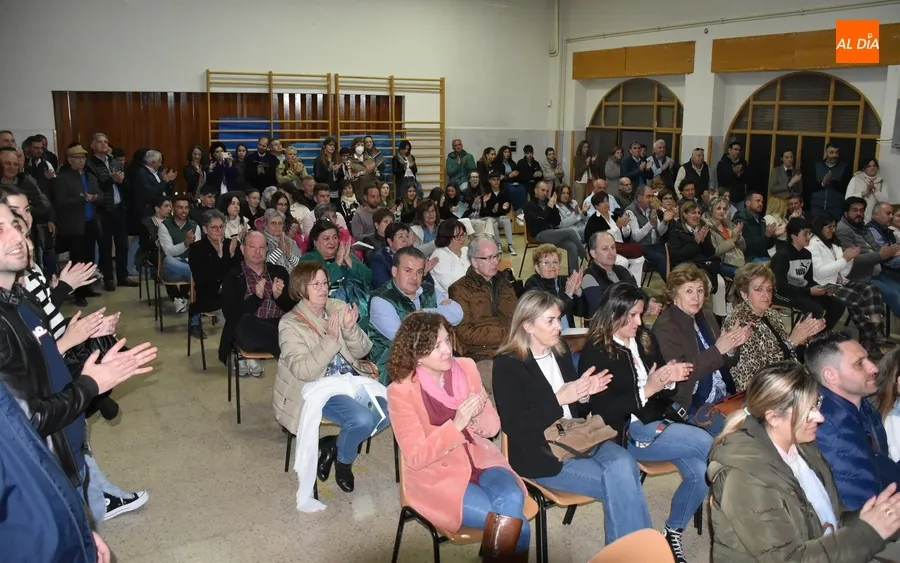 Foto 6 - Lleno en la presentaci&oacute;n con formato de charla del nuevo libro de Alberto Gal&aacute;n