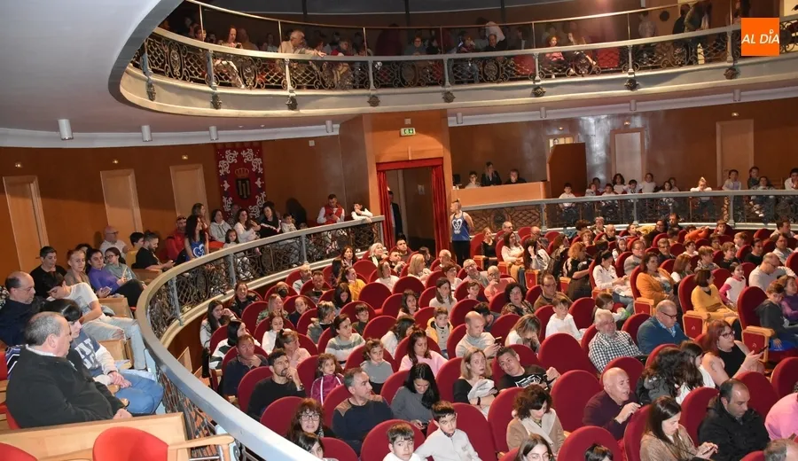 Foto 4 - Complet&iacute;sima gala de magia, baile, humor, solidaridad y emoci&oacute;n liderada por el Mago Xuso