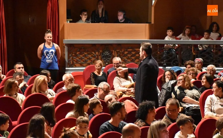 Foto 5 - Complet&iacute;sima gala de magia, baile, humor, solidaridad y emoci&oacute;n liderada por el Mago Xuso