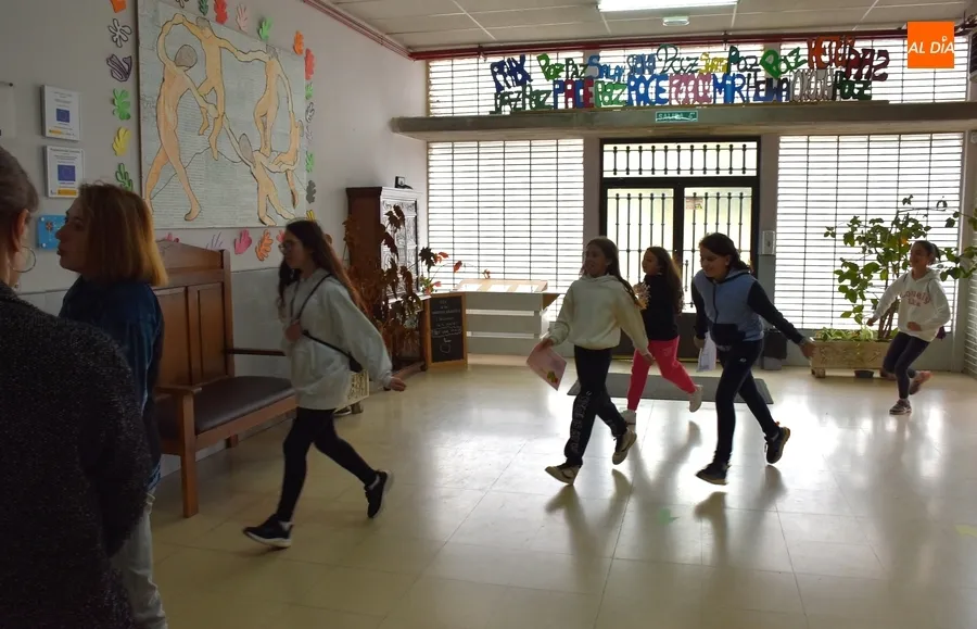Foto 10 - Los alumnos de 6&ordm; de Primaria empiezan a visitar los IES para elegir su futura &ldquo;2&ordf; casa&rdquo;