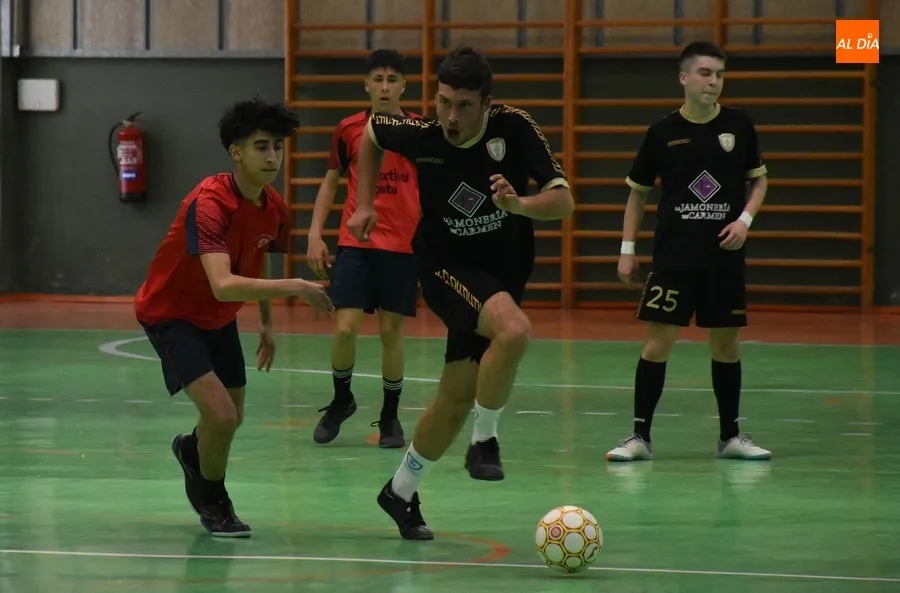 Foto 11 - El III Columnas de Asafusa vence sin agobios finales a La Jamoner&iacute;a del Carmen