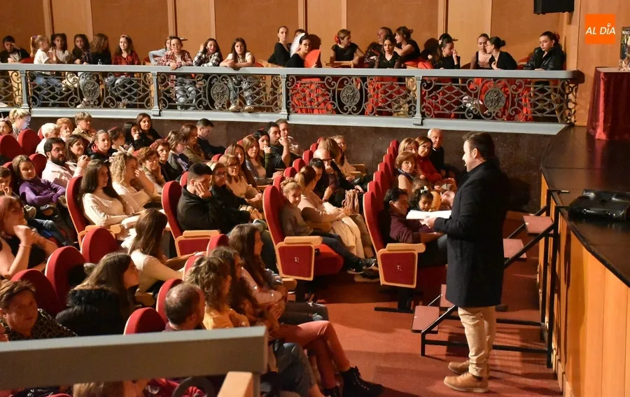 Foto 8 - Complet&iacute;sima gala de magia, baile, humor, solidaridad y emoci&oacute;n liderada por el Mago Xuso