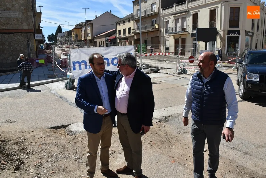 Foto 6 - Emilio Arroita visita las obras de la Avenida de Espa&ntilde;a, cuya 2&ordf; fase concluir&aacute; tras la Semana Santa