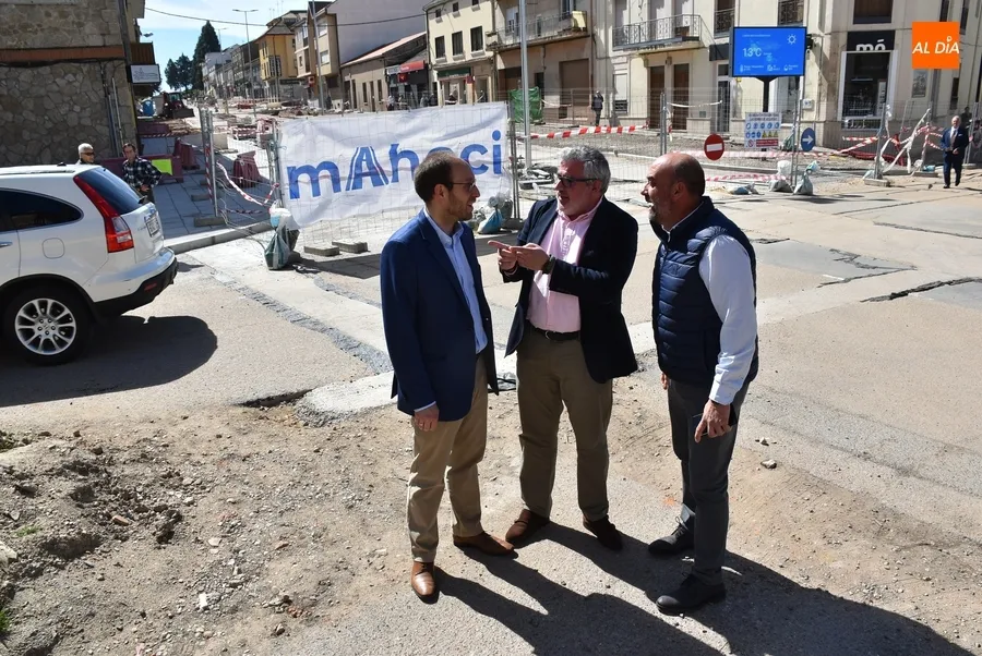 Foto 5 - Emilio Arroita visita las obras de la Avenida de Espa&ntilde;a, cuya 2&ordf; fase concluir&aacute; tras la Semana Santa
