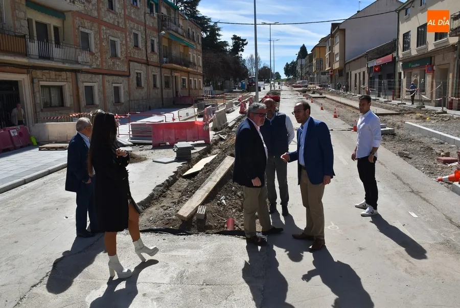 Foto 4 - Emilio Arroita visita las obras de la Avenida de Espa&ntilde;a, cuya 2&ordf; fase concluir&aacute; tras la Semana Santa