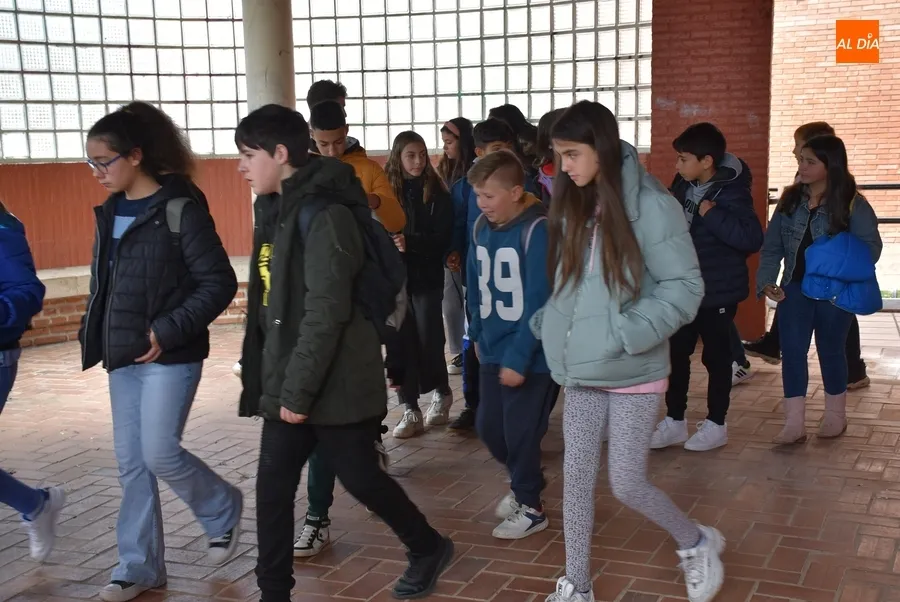 Foto 4 - Chavales de 12 localidades de la comarca descubren los IES de Ciudad Rodrigo