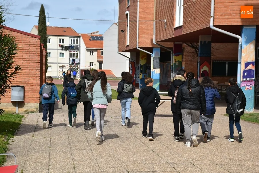 Foto 7 - Chavales de 12 localidades de la comarca descubren los IES de Ciudad Rodrigo