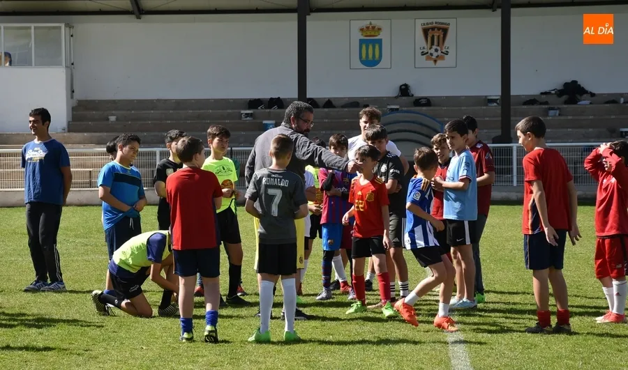 Foto 8 - Medio centenar de chavales toma parte en el ampliado Cl&iacute;nic en homenaje a Ricardo S&aacute;nchez