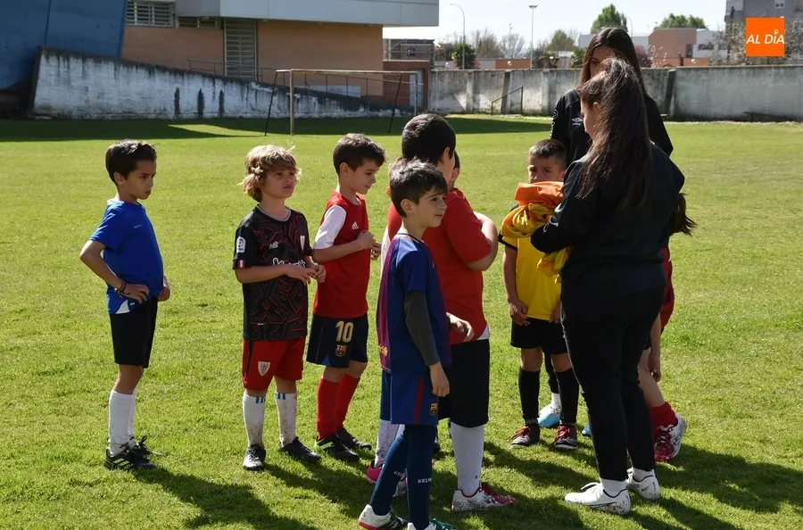Foto 9 - Medio centenar de chavales toma parte en el ampliado Cl&iacute;nic en homenaje a Ricardo S&aacute;nchez