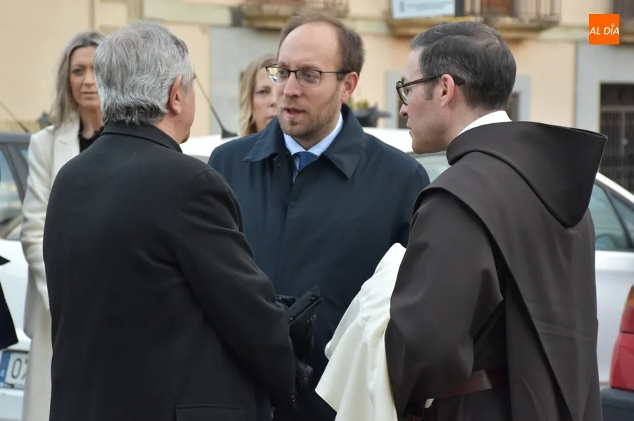 Foto 4 - Miguel &Aacute;ngel Gonz&aacute;lez pregona la Semana Santa desgranando las distintas miradas a la misma