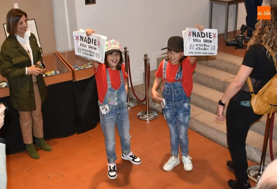 Foto 2 - Nadie inaugura su primera muestra con una singular puesta en escena