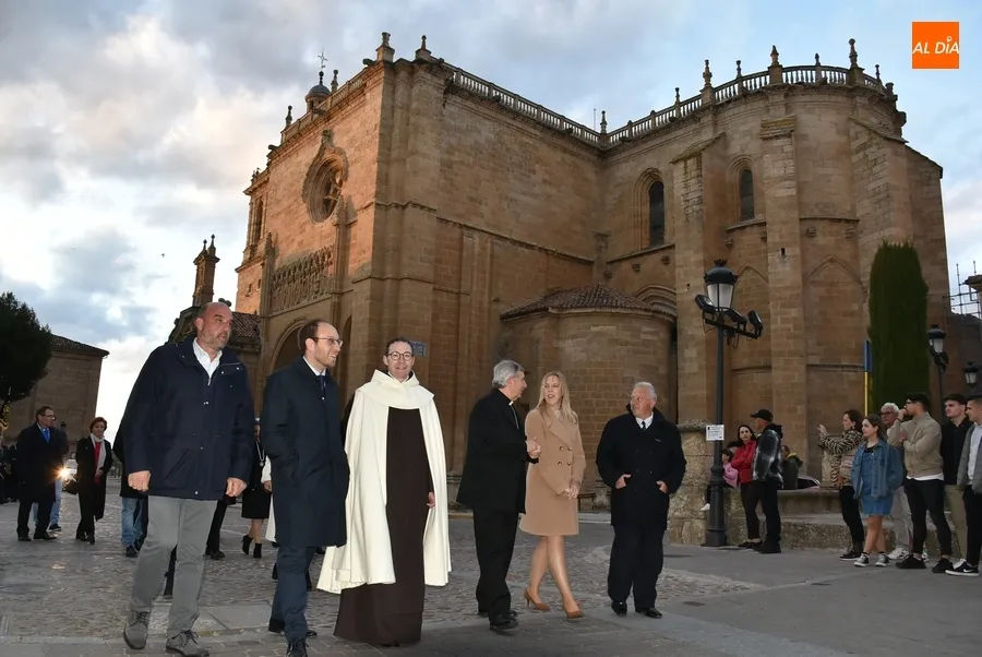 Foto 7 - Miguel &Aacute;ngel Gonz&aacute;lez pregona la Semana Santa desgranando las distintas miradas a la misma