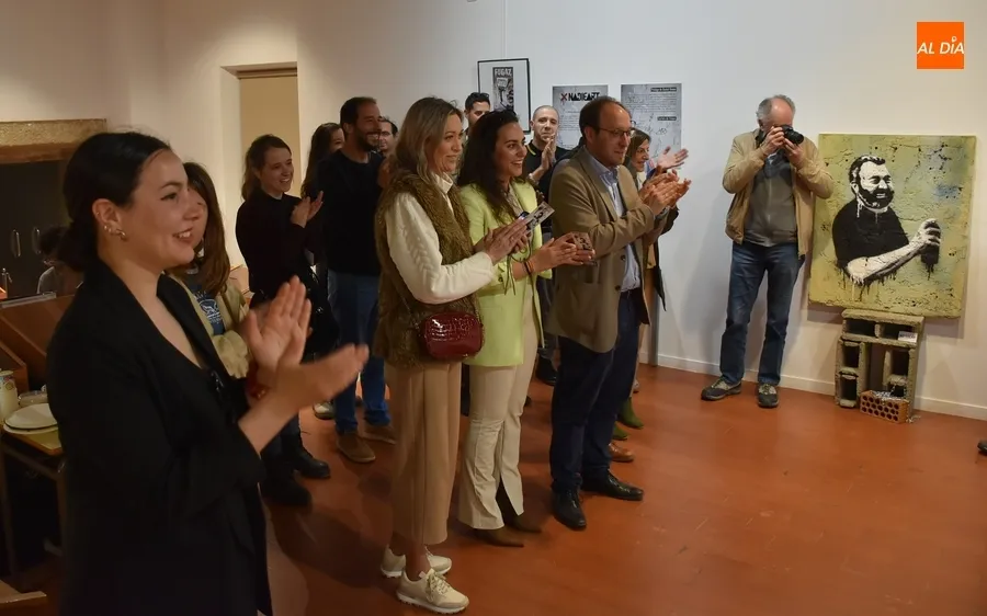Foto 5 - Nadie inaugura su primera muestra con una singular puesta en escena