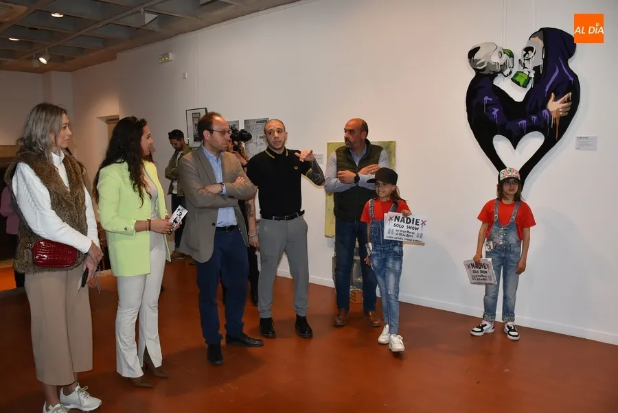 Foto 7 - Nadie inaugura su primera muestra con una singular puesta en escena