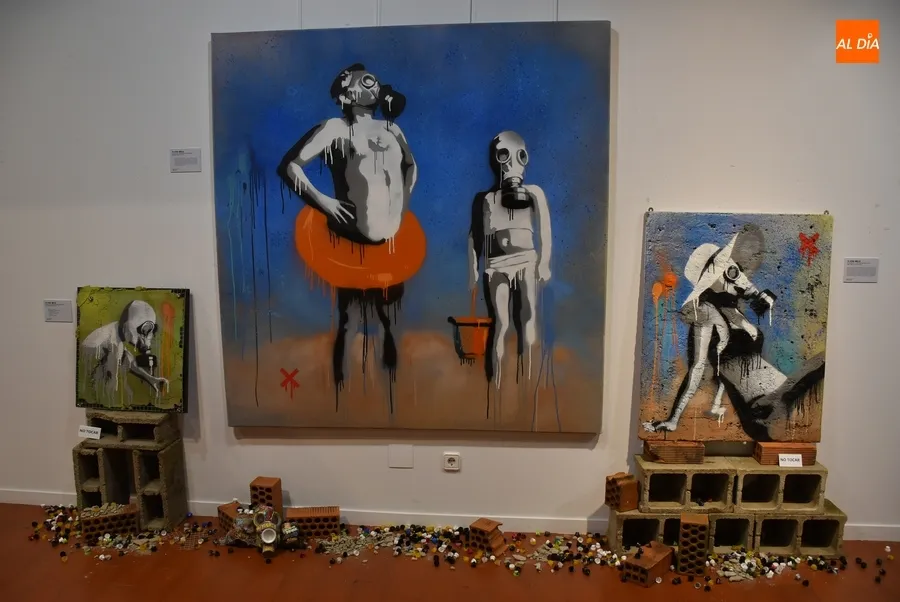 Foto 8 - Nadie inaugura su primera muestra con una singular puesta en escena