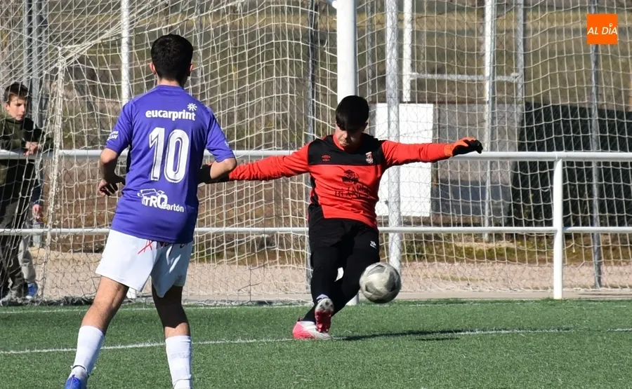 Foto 5 - Los cadetes del Ciudad Rodrigo y el Pe&ntilde;aranda firman tablas en un duelo bastante entretenido