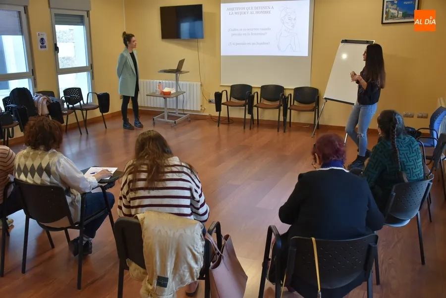 Foto 4 - Impartido un taller de autocuidado emocional de la mano de Ampli