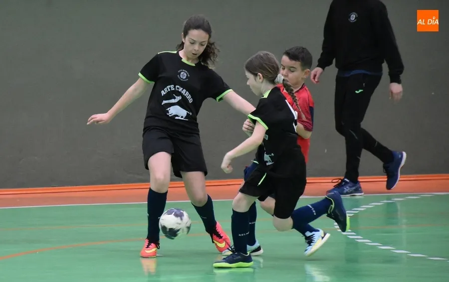 Foto 3 - #M | 11-12 MAR | El equipo Femenino del III Columnas remonta el derby alev&iacute;n de los Juegos Escolares