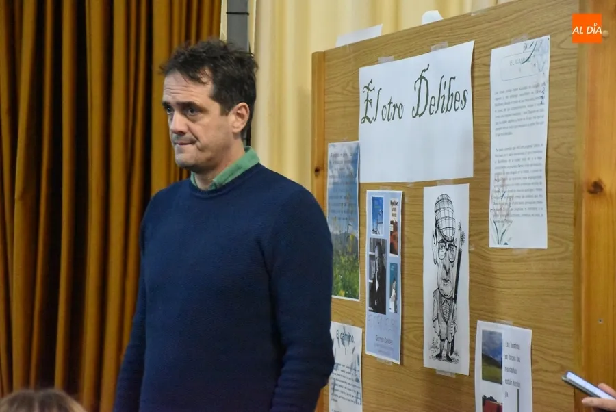 Foto 6 - Un nieto de Miguel Delibes evoca la figura de su abuelo en el IES Fray Diego Tadeo