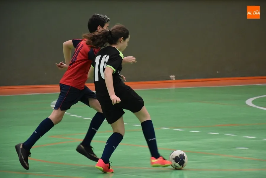 Foto 7 - #M | 11-12 MAR | El equipo Femenino del III Columnas remonta el derby alev&iacute;n de los Juegos Escolares