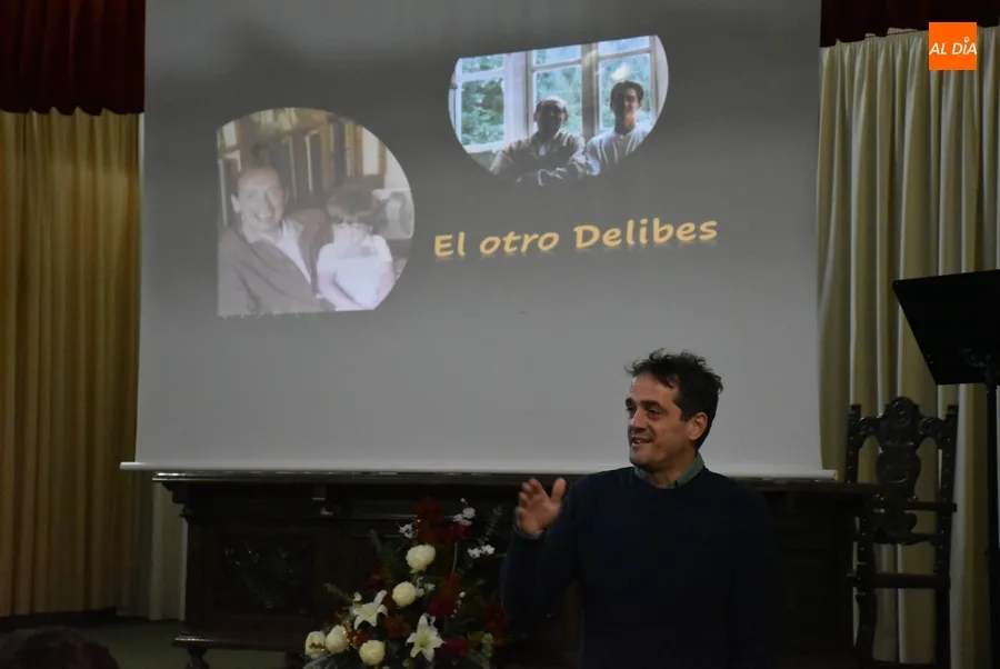 Foto 11 - Un nieto de Miguel Delibes evoca la figura de su abuelo en el IES Fray Diego Tadeo