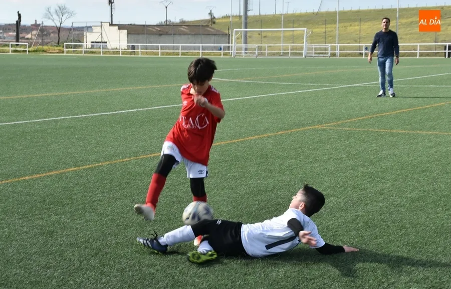 Foto 8 - El Benjam&iacute;n B del Ciudad Rodrigo deja en 18 partidos su espectacular racha sin hincar la rodilla