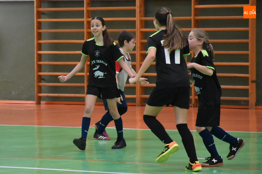 #M | 11-12 MAR | El equipo Femenino del III Columnas remonta el derby alev&iacute;n de los Juegos Escolares
