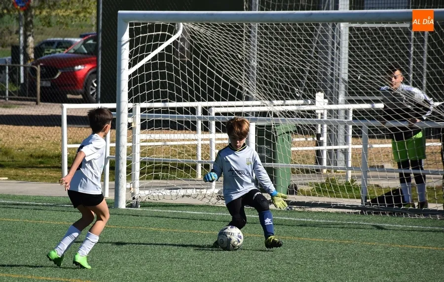 Foto 10 - El Benjam&iacute;n A del Ciudad Rodrigo se coloca l&iacute;der provisional tras asegurar el ascenso la semana pasada