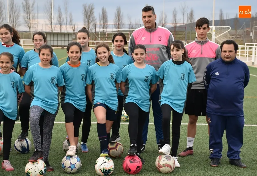 Foto 7 - Inicia su andadura el nuevo equipo Femenino del Ciudad Rodrigo CF