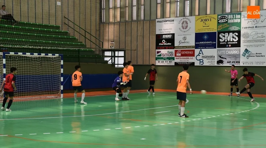 Foto 6 - Festival goleador del III Cadete y Trepalio con victoria local