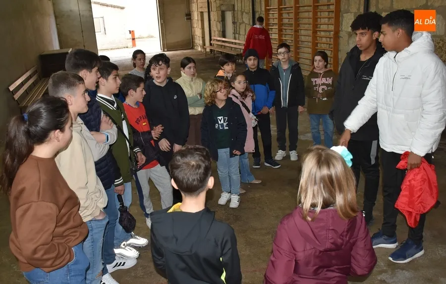Foto 10 - Una divertida sesi&oacute;n de juegos inaugura los actos por el D&iacute;a del Seminario