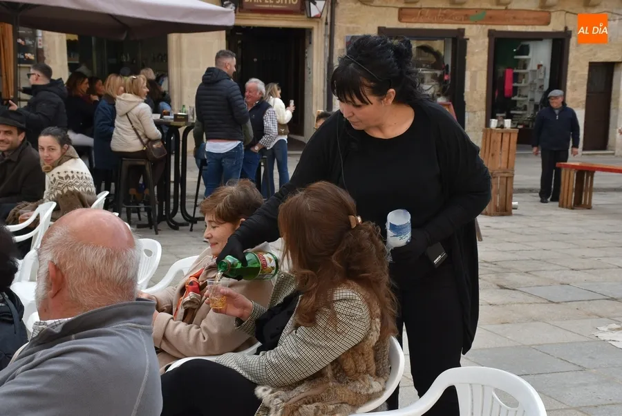 Foto 4 - Buen seguimiento a la novedosa franja de tarde de la Feria de Botijeros