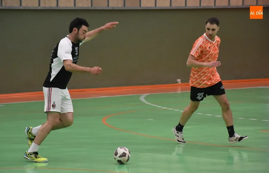Foto 3 - La fase local del Trofeo Diputaci&oacute;n de F&uacute;tbol Sala encara su recta final