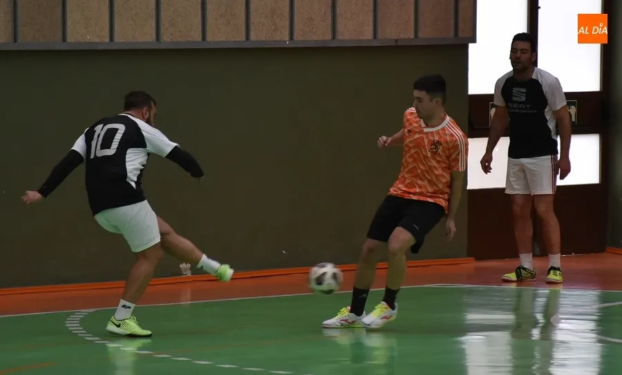 Foto 4 - La fase local del Trofeo Diputaci&oacute;n de F&uacute;tbol Sala encara su recta final