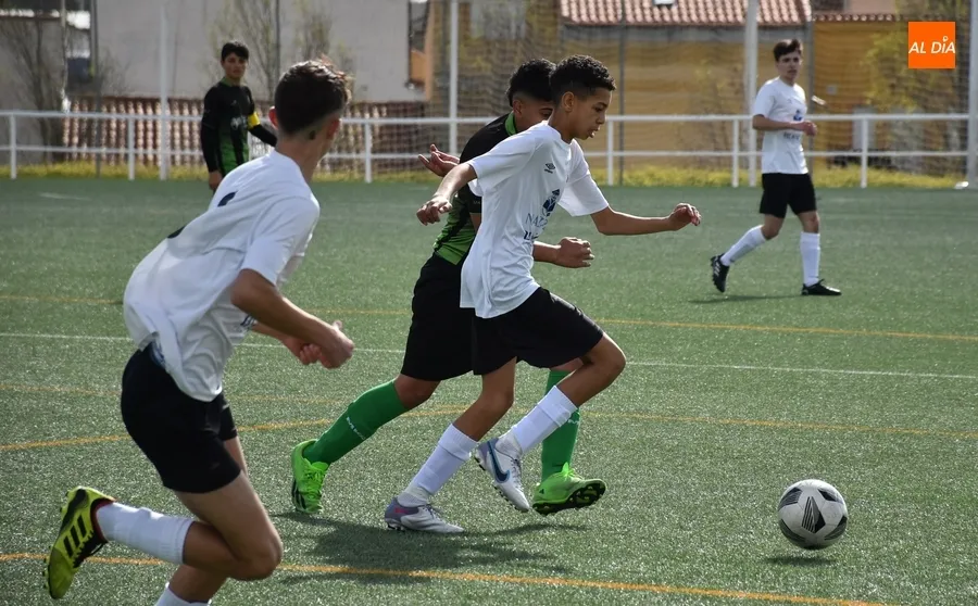 Foto 4 - #M | 18-19 MAR | Ag&oacute;nica victoria del III Infantil de Regional sentenciada a medio segundo del final