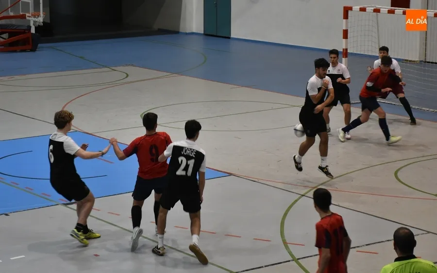 Foto 2 - Goleador empate ante el CM San Bartolom&eacute; del III de Asafusa, que no pudo conservar sus ventajas