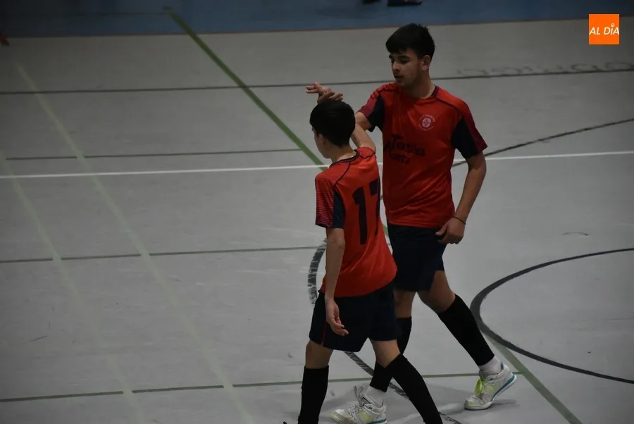 Foto 4 - Goleador empate ante el CM San Bartolom&eacute; del III de Asafusa, que no pudo conservar sus ventajas