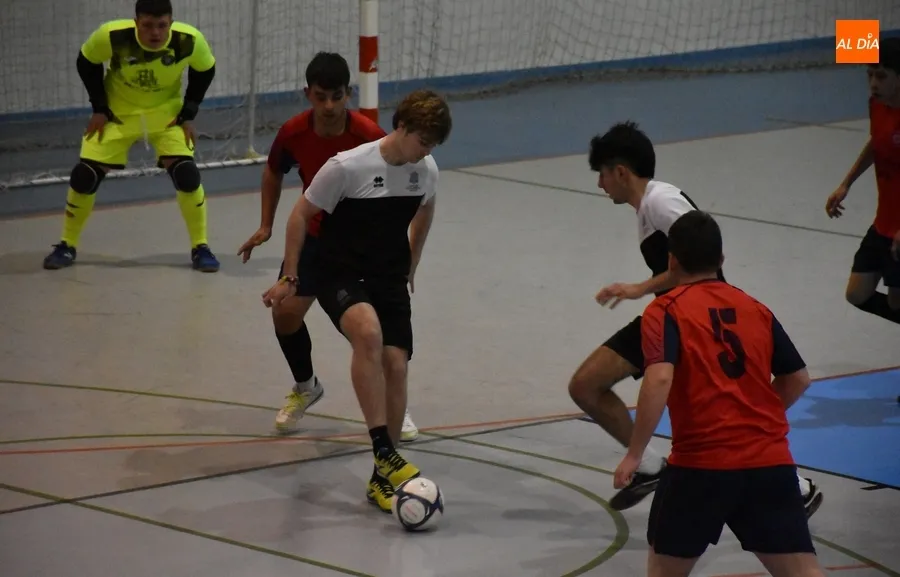 Foto 8 - Goleador empate ante el CM San Bartolom&eacute; del III de Asafusa, que no pudo conservar sus ventajas