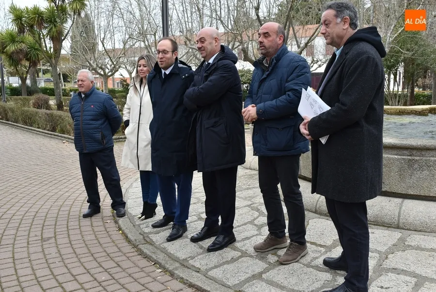 Foto 2 - 24 desempleados toman parte en las 2 nuevas AFEs, que continuar&aacute;n con la reforma de La Glorieta