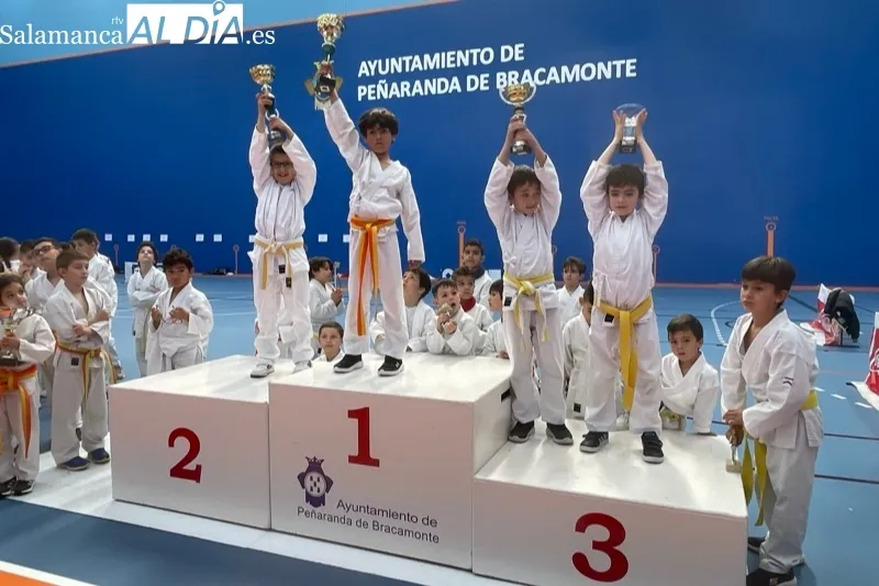El pabellón acogía este sábado el I Open de Karate Ciudad de Peñaranda