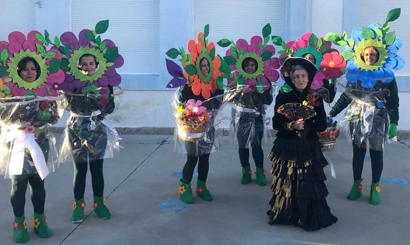 Foto 9 - Garcihern&aacute;ndez disfruta de la 'Fiesta de la Primavera' con un desfile de disfraces