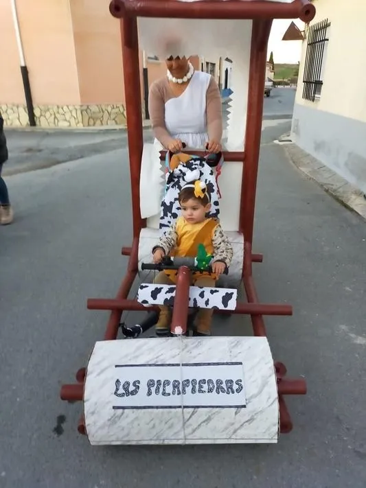 Foto 8 - Garcihern&aacute;ndez disfruta de la 'Fiesta de la Primavera' con un desfile de disfraces