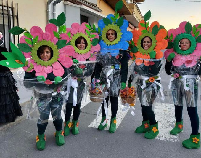 Garcihern&aacute;ndez disfruta de la 'Fiesta de la Primavera' con un desfile de disfraces