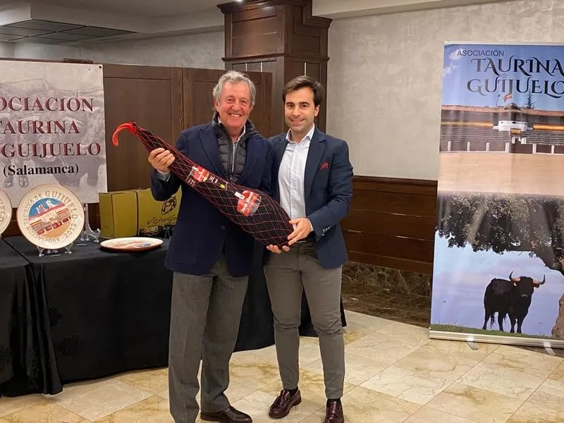 Foto 2 - Guijuelo entrega los premios taurinos a los mejores de 2022