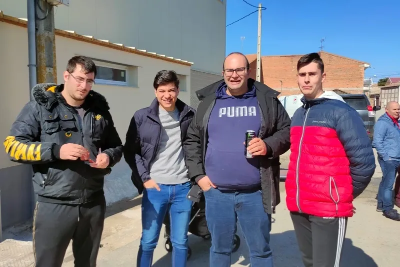 Foto 6 - Aldeaseca disfruta en las calles con la tradici&oacute;n a trav&eacute;s de su V Matanza T&iacute;pica