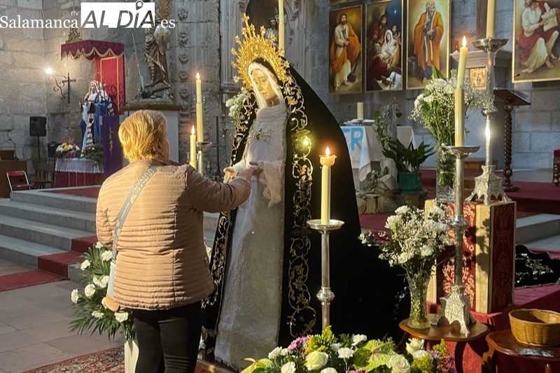 Nuestra Señora de la Soledad vive este sábado su tradicional Besamano