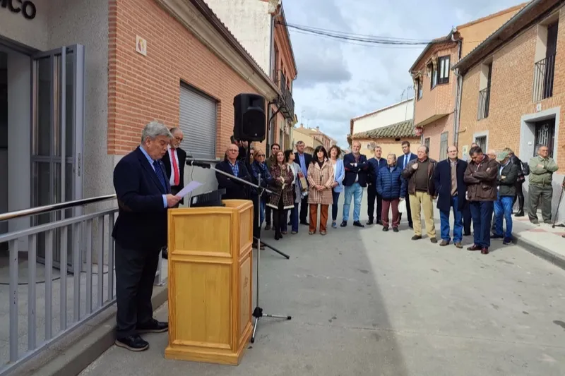 Macotera inaugura su Consultorio Médico como Agustín García Talavera 