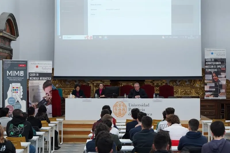 Foto 5 - Alumnos y egresados de la UPSA conocen los perfiles profesionales TIC m&aacute;s demandados por las empresas