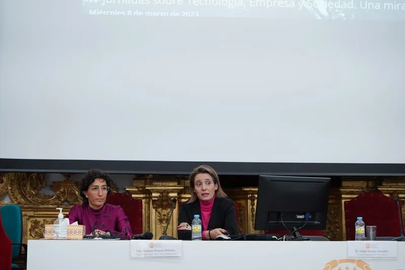 Foto 3 - Alumnos y egresados de la UPSA conocen los perfiles profesionales TIC m&aacute;s demandados por las empresas